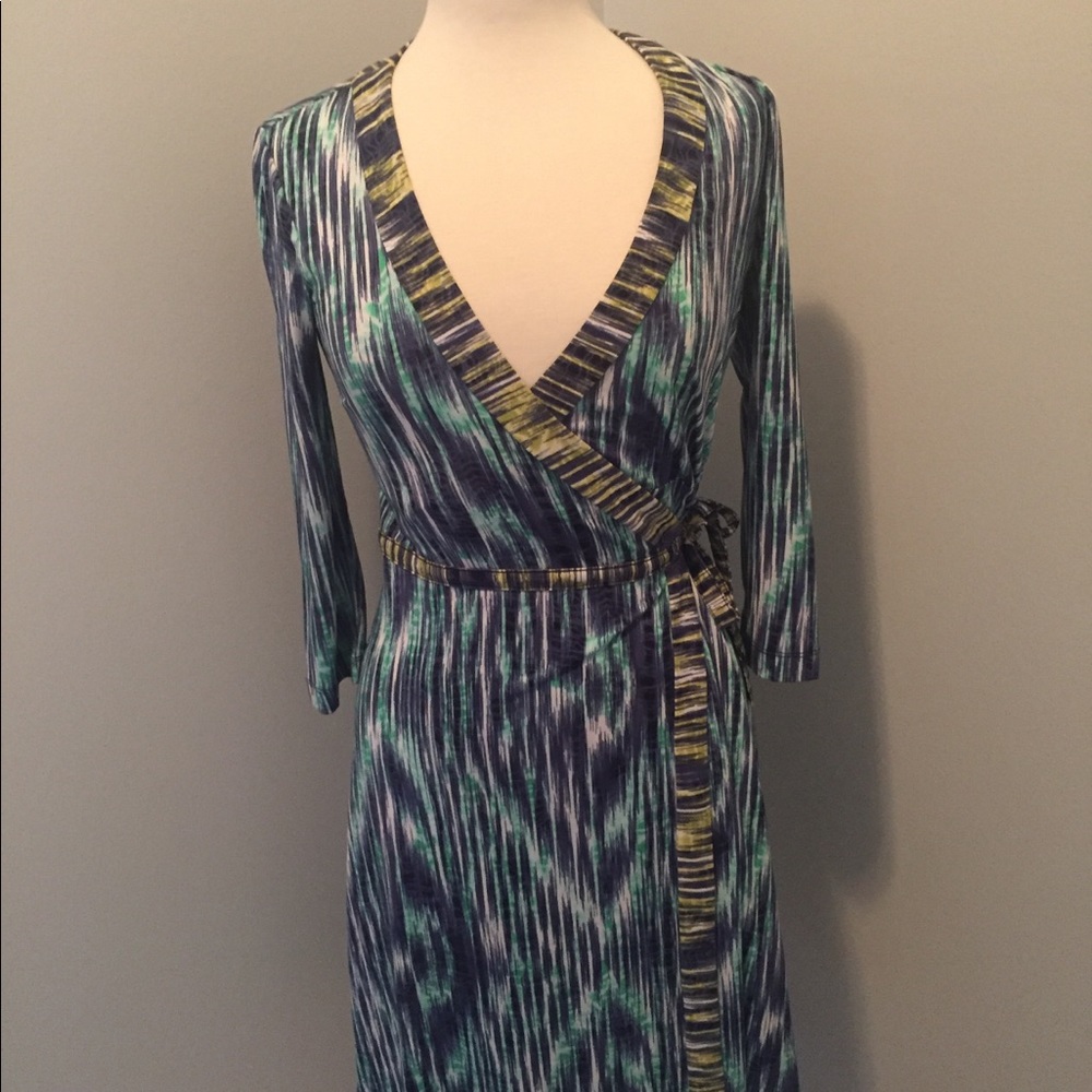 Beautiful like new BCBG MaxAzaria wrap dress